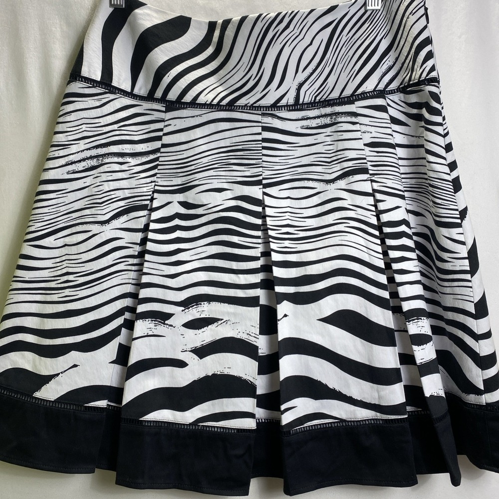 NWT WORTHINGTON  Pleated Skirt White/Black Zebra Striped Drop Waist Sz 8